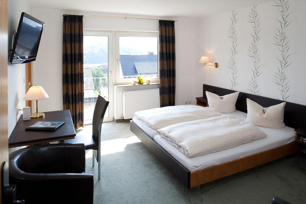 Luckai Hotel & Restaurant Inhaber Dennis Burmann Freienohl Extérieur photo