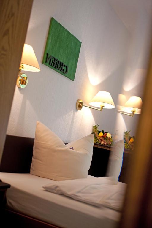 Luckai Hotel & Restaurant Inhaber Dennis Burmann Freienohl Extérieur photo