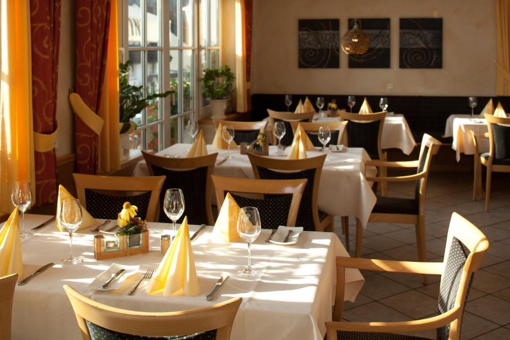Luckai Hotel & Restaurant Inhaber Dennis Burmann Freienohl Extérieur photo