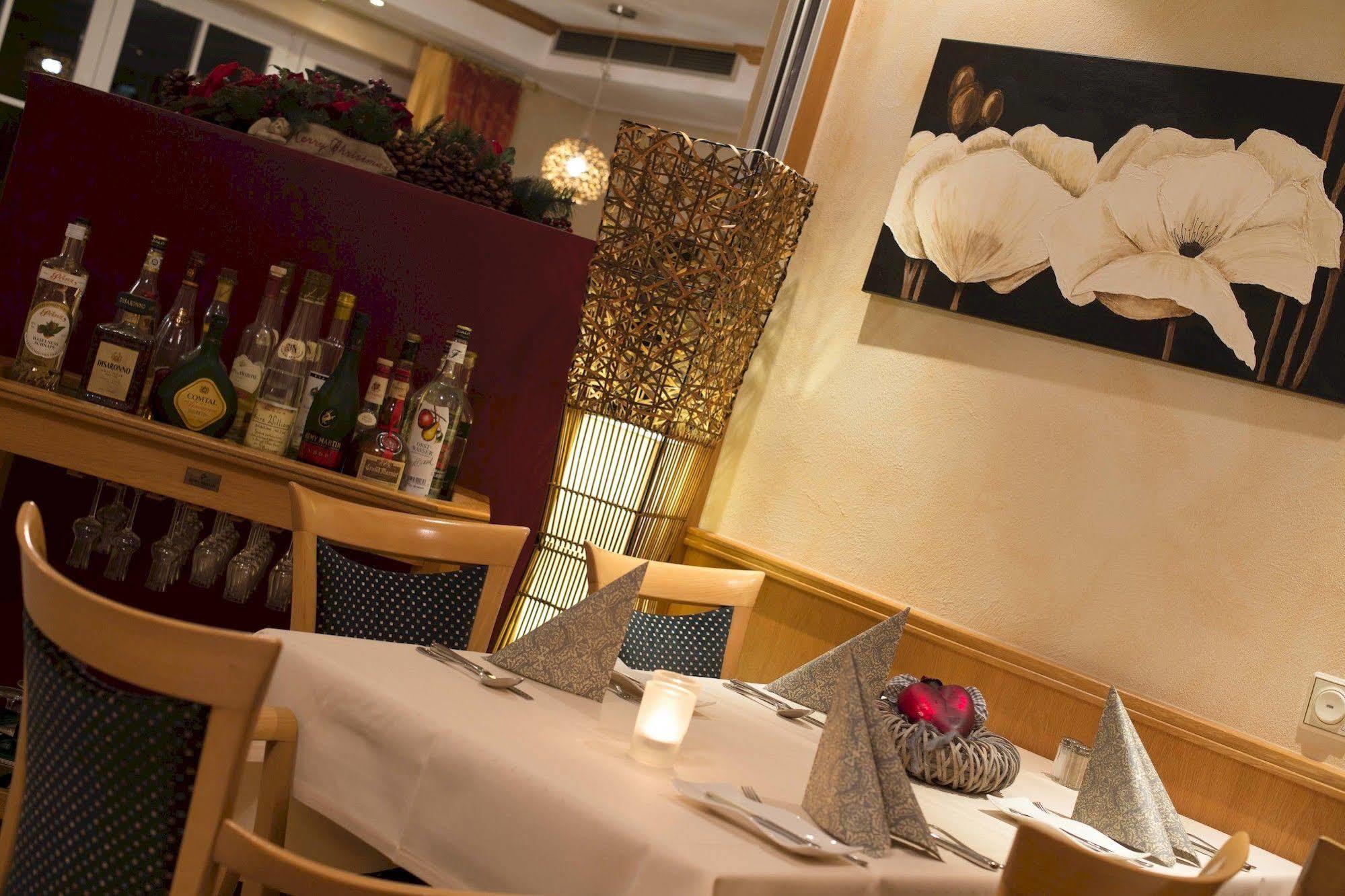 Luckai Hotel & Restaurant Inhaber Dennis Burmann Freienohl Extérieur photo