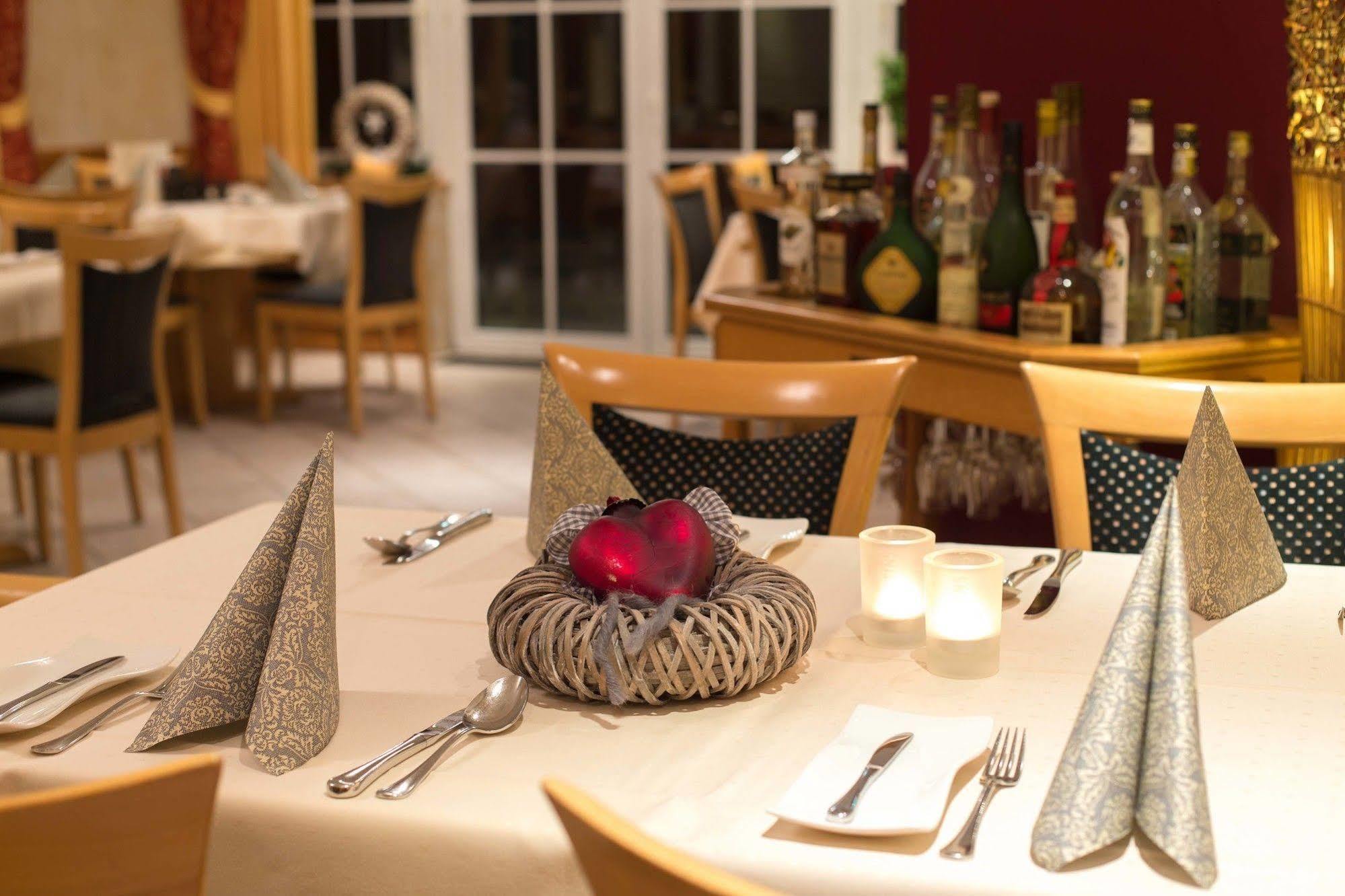 Luckai Hotel & Restaurant Inhaber Dennis Burmann Freienohl Extérieur photo