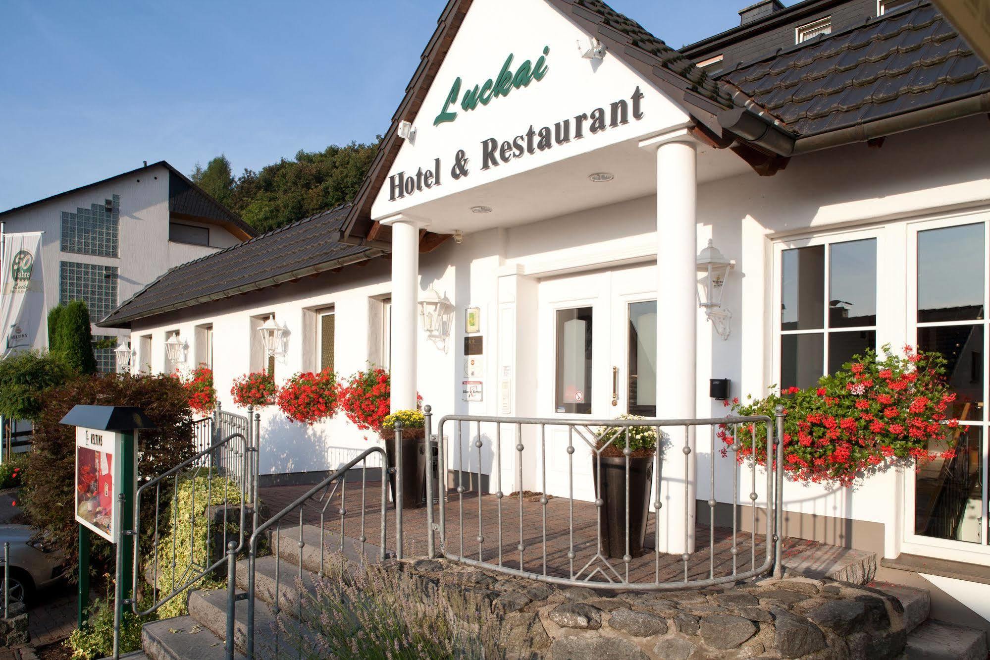 Luckai Hotel & Restaurant Inhaber Dennis Burmann Freienohl Extérieur photo
